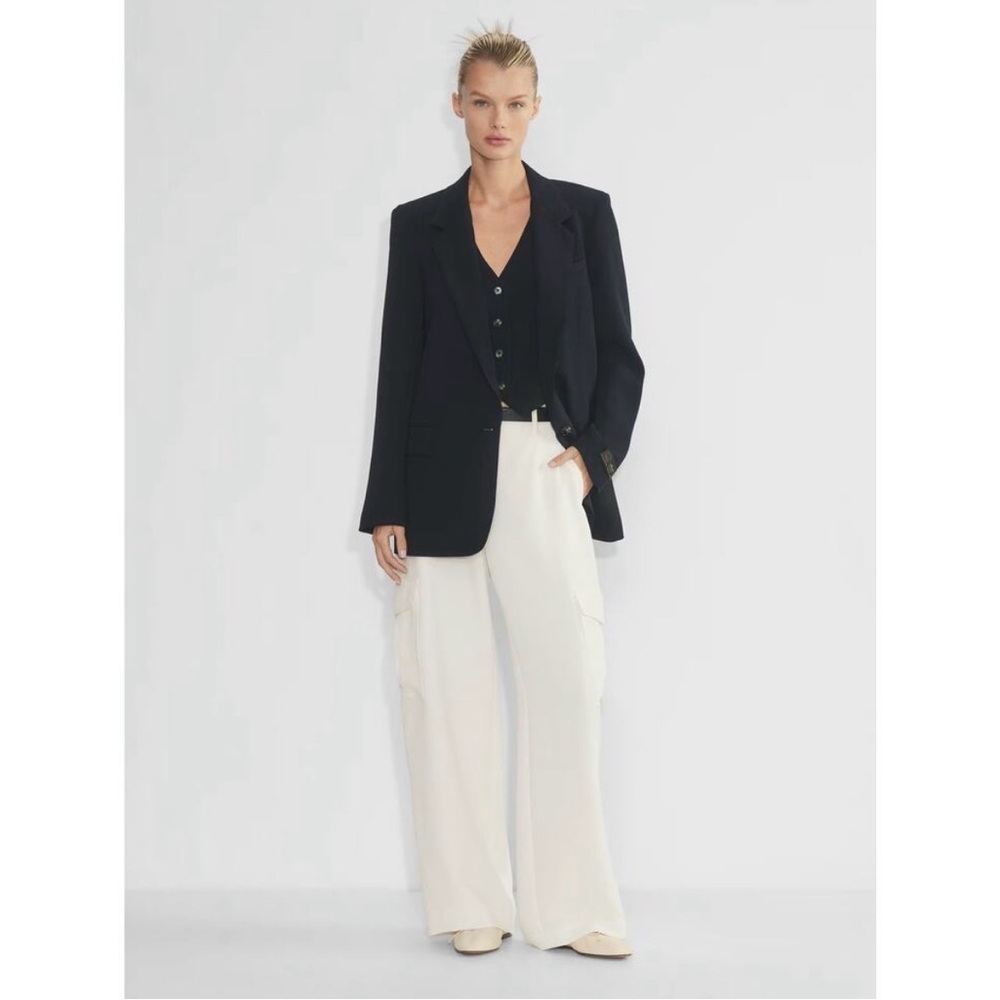 Aritzia Wilfred New Bridger High Rise Wide Leg Crepe Cargo Pants size 2